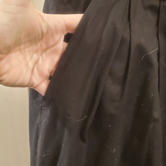 Black skirt - Picture 3 of 3